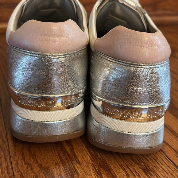 Michael Kors women’s Allie silver blush white lace up sneaker leather yoga 10 - Picture 5 of 12